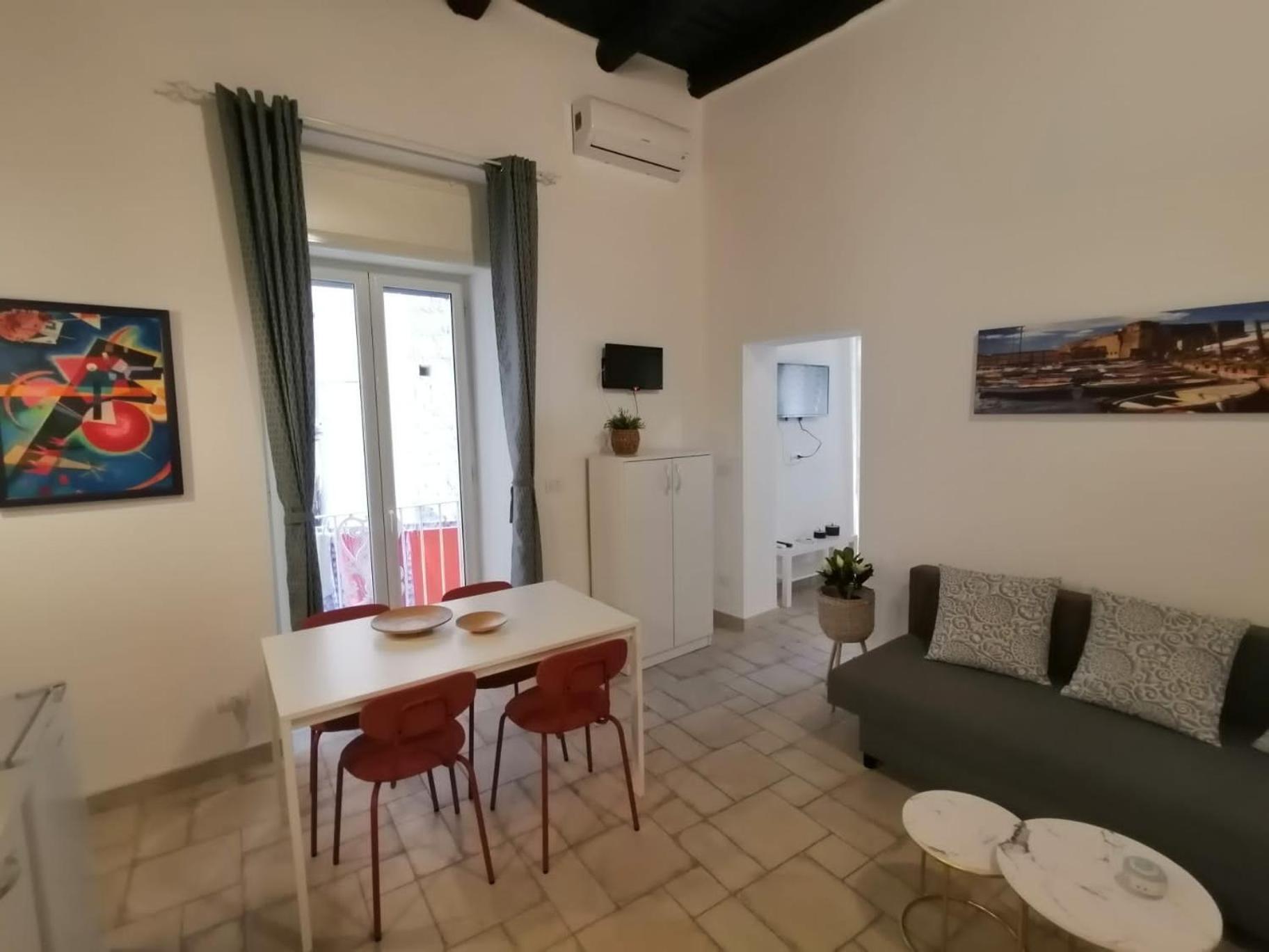 Il Vicoletto Sul Castello * Neapel